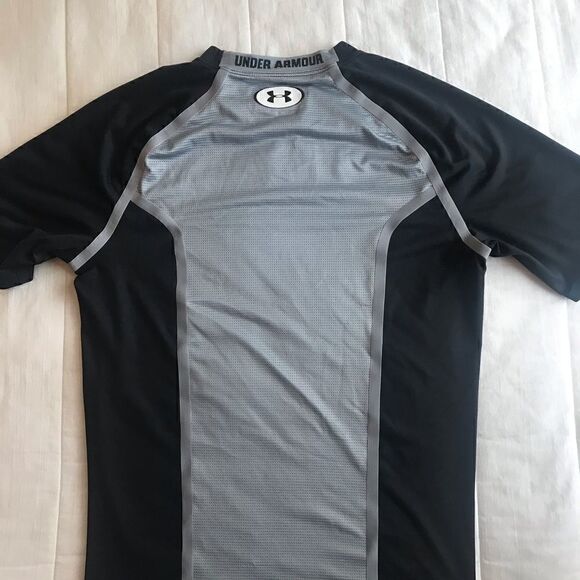 Under Armour heatgear T-shirt size M - Picture 3 of 3